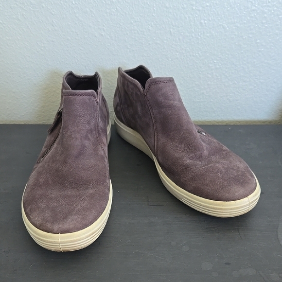 Ecco Dark Gray Low Top Ankle Boots Size 8 - Picture 1 of 9